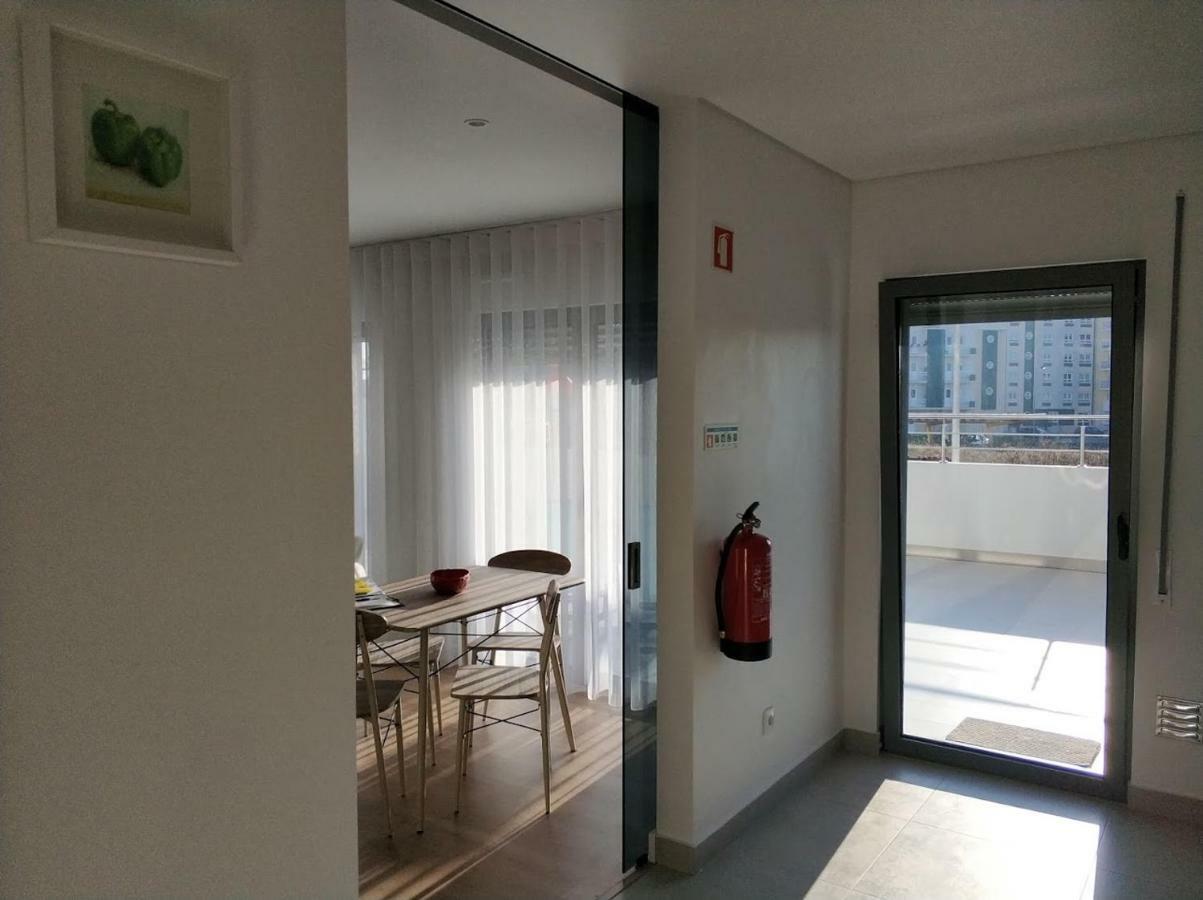 Rafaelo'S Apartment Калдас да Райна Екстериор снимка